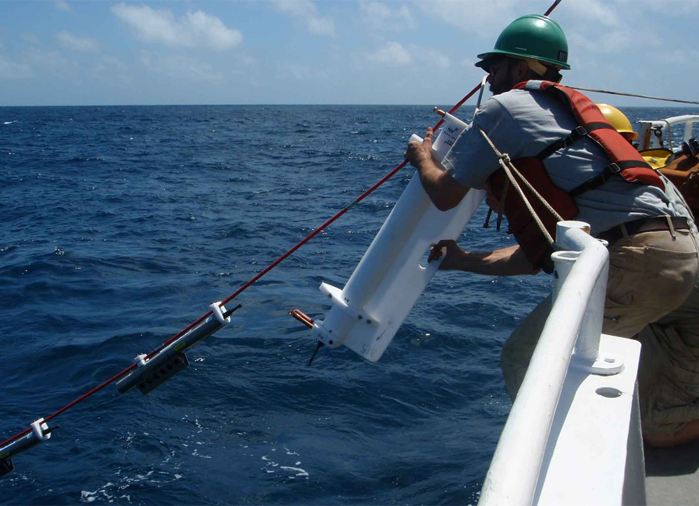Temperature sensors deployed in the equatorial Pacific cold tongue delivered long-term data on ocean mixing (Credit: Oregon State University)