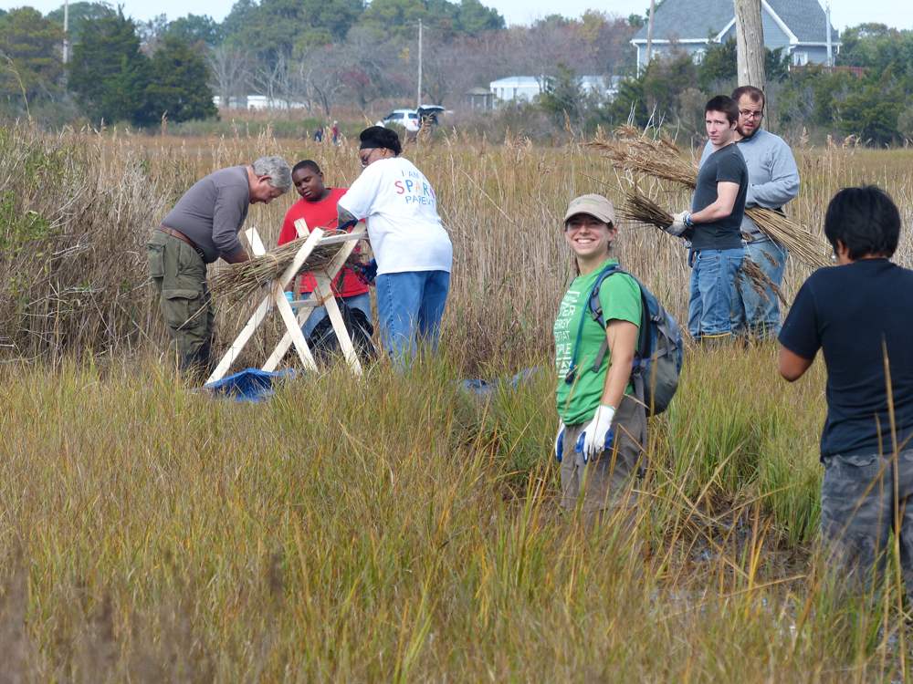 University students with SPARK participants and project coordinator Anne Armstrong (Credit: Chincoteague Bay Field Station)
