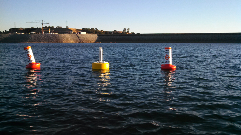 NexSens buoys equipped with YSI sondes provide continuous water quality data in Folsom Lake (Credit: Mike Voellmecke)