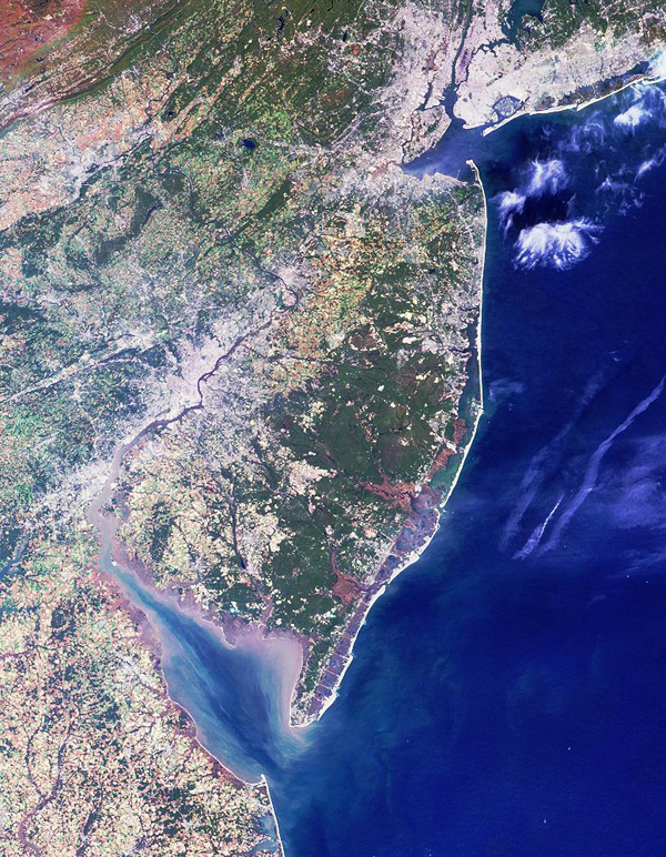 This satellite image captured in 2000 shows the New York–New Jersey Harbor Estuary--which receives water from the Hudson and Raritan Rivers--to the north and the Delaware Bay estuary to the south (Credit: NASA)