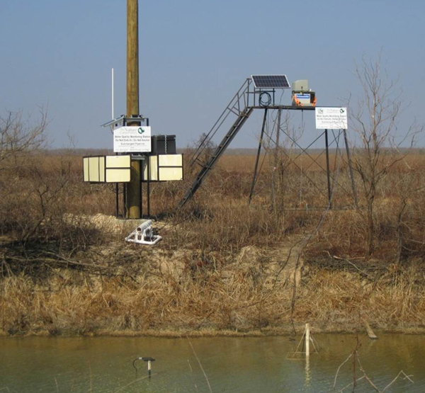 A docked platform during a dry period on the floodplain (Credit: Christopher Rice)