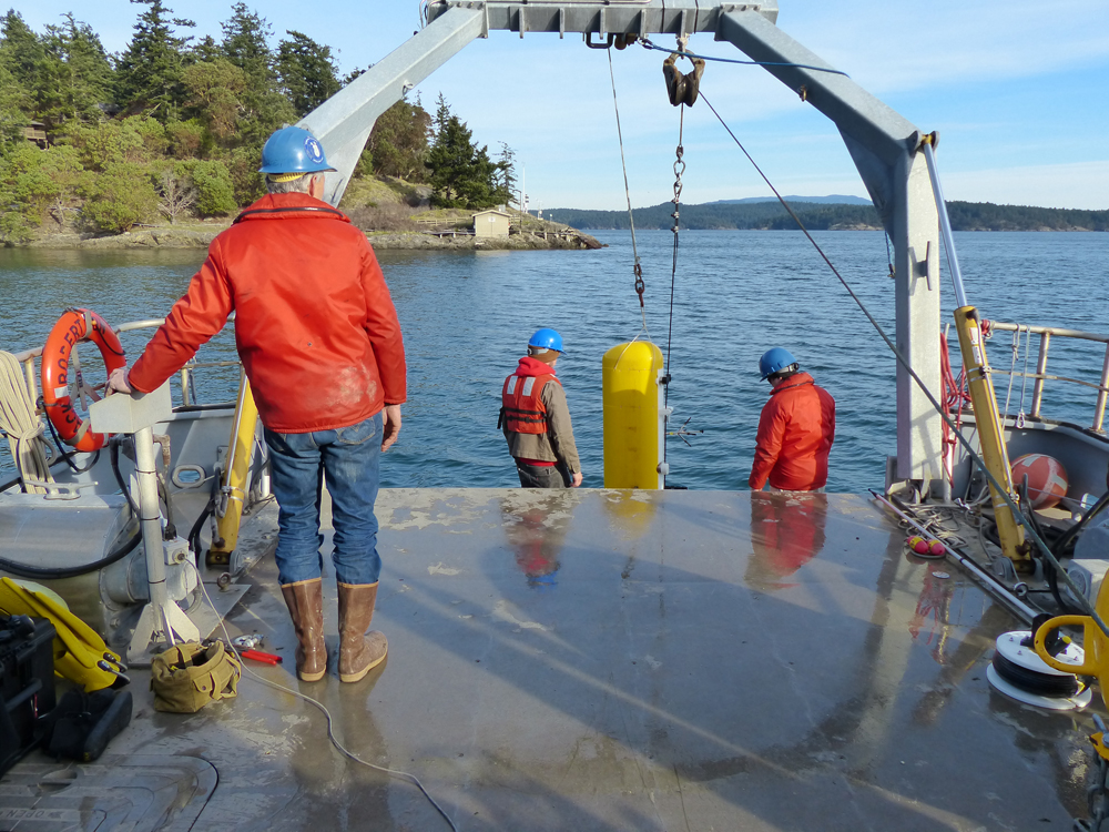 Testing a deep profiler at UW's Friday Harbor Laboratory (Credit: Tim McGinnis/APL)