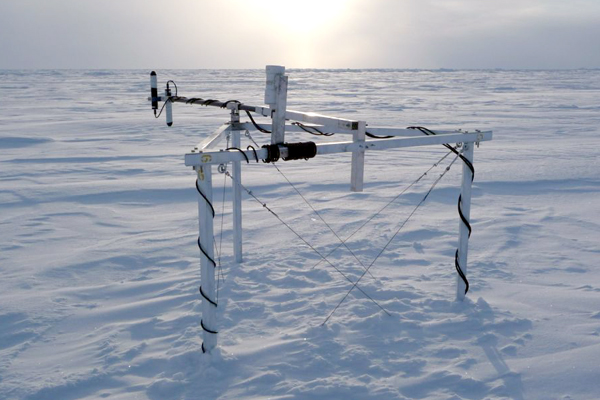 The Spectral Radiation Buoy pioneered the autonomous collection of real-time albedo data on Arctic ice flow. (Credit: Norwegian Polar Institute)