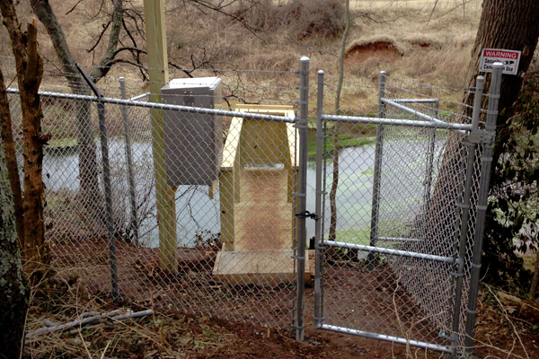 The NexSens 3100-iSIC data logger sits in a protective box to provide shelter from the elements and vandalism. (Credit: Jason Polk)