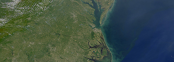 SeaWiFS captured this image of the mid-Atlantic coast of the United States on October 3, 2000(Credit: SeaWiFS Project, NASA/Goddard Space Flight Center, and ORBIMAGE)