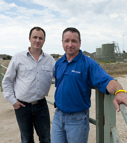 Calvin Tillman, right, with Jeremy Buckingham, an Australian politician (Credit: Jeremy Buckingham MLC, via Flickr)