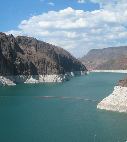 Lake Mead (Credit: kyle simourd, via Flickr)