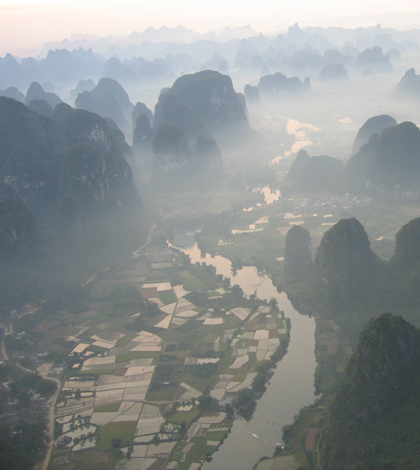 Yulong River Valley (Credit: HodgsonB, via Wikimedia Commons)