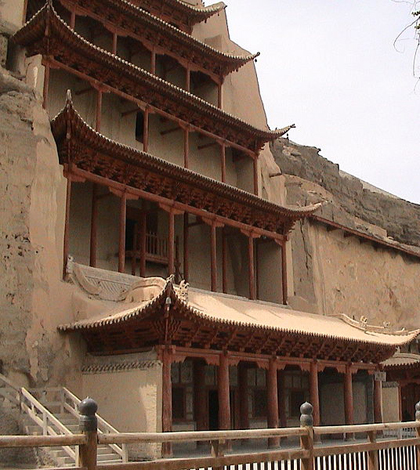 Mogao Caves (Credit: Yaohua2000, via Wikimedia Commons)