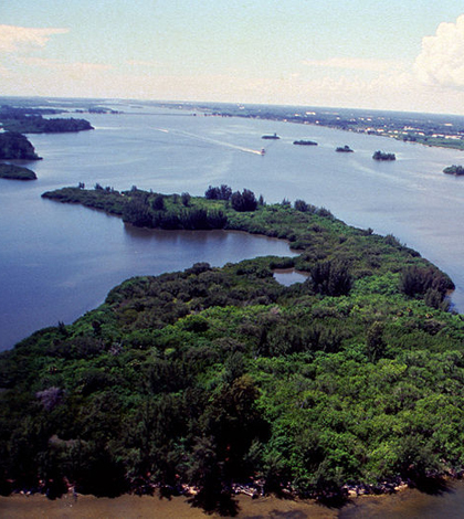 Indian River Lagoon (Credit: U.S. Fish and Wildlife Service, via Wikimedia Commons)