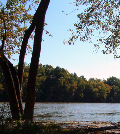The Wabash River at Williamsport, Ind. (Credit: Huw Williams, via Wikimedia Commons)