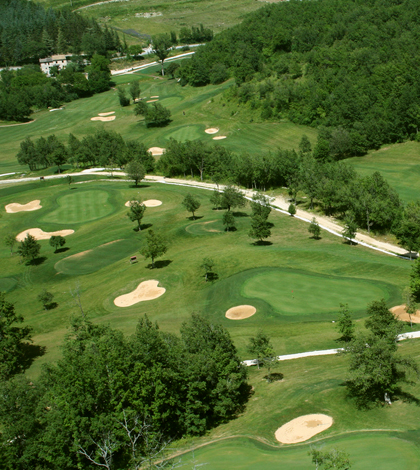 Golf course in Italy (Credit: Andrea Pacelli, via Wikimedia Commons)