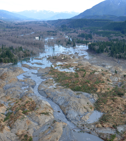 Aerial survey of the Washington mudslide aftermath (Credit: King County Sheriff's Office)
