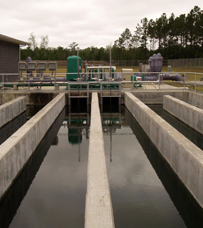Chlorine contact chamber in a wastewater treatment plan (Credit: Steve, via Flickr)