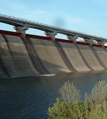 Hoover Dam, which creates the Hoover Reservoir (Credit: Analogue Kid, via Wikimedia Commons)