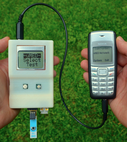 The uMED, or universal mobile electrochemical detector, can transmit analysis data to the cloud through any cellular phone or network. (Credit: Alex Nemiroski)