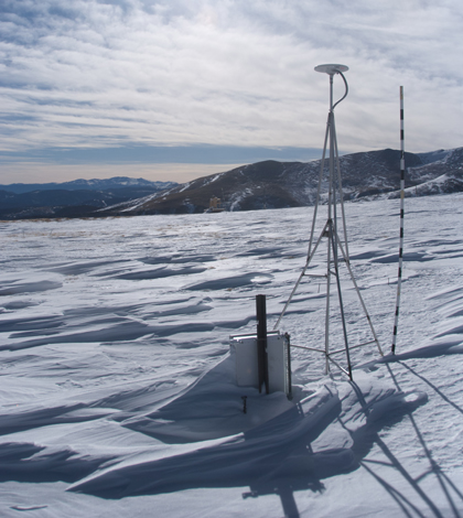 A GPS station at Niwot Ridge in the foothills above Boulder, Colorado, hosted initial snow-depth research. (Courtesy Ethan Gutmann/NCAR)