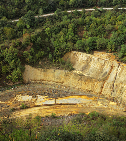 Heavy metal pollution from mining. (Credit: ONEArmenia)