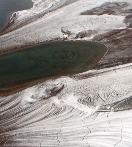 Cracks in the Arctic permafrost. (Credit: Brocken Inaglory, via Wikimedia Commons/CC BY-SA 3.0)