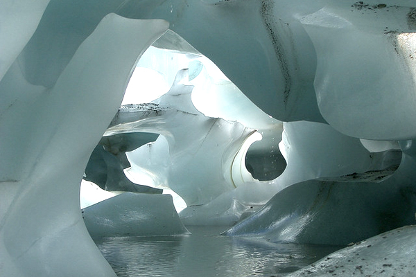 Data obtained during an expedition in Switzerland led to the discovery of humming glaciers. (Credit: Scripps Institution of Oceanography)