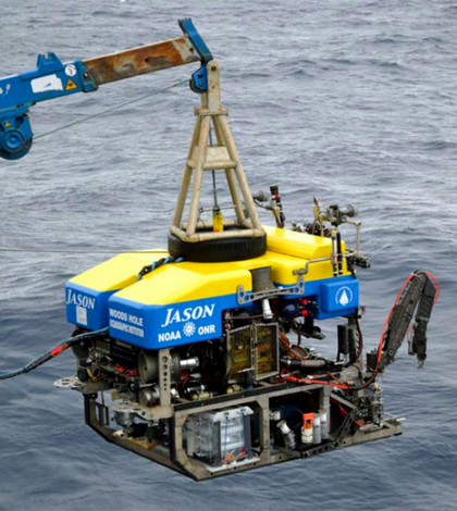 Researchers deploy the ROV Jason to collect samples. (Credit: Alberto Robado / USC)