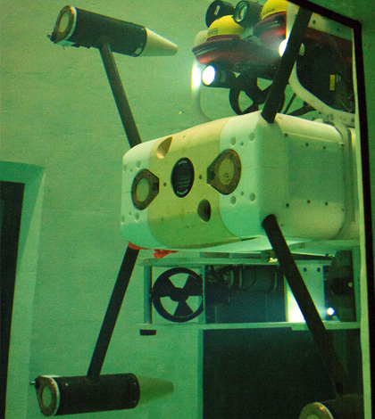 The Millennium Falcon ROV and Adaptable Monitoring Package in an underwater test. (Credit: Applied Physics Lab, U. Washington)