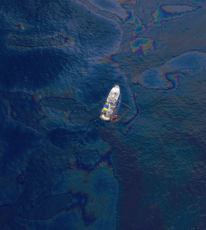 Oil spills, like the Deepwater Horizon spill pictured here, happen more often than reported. (Credit: Kris Krüg/CC BY-SA 2.0)