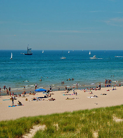 Beach at South Haven, Michigan. (Credit: Phizzy/CC BY-SA 3.0)