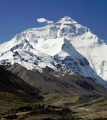 Mount Everest, part of the Himalayan Mountains. (Credit: Luca Galuzzi/CC BY 3.0)