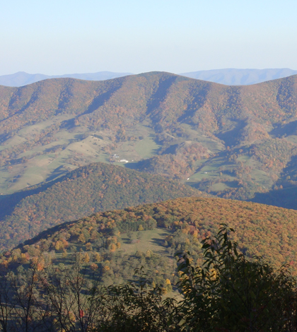 West Virginia mountains. (Credit: Dion Hinchcliffe via Creative Commons 2.0)