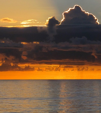 Ocean sunset. (Credit: Public Domain)