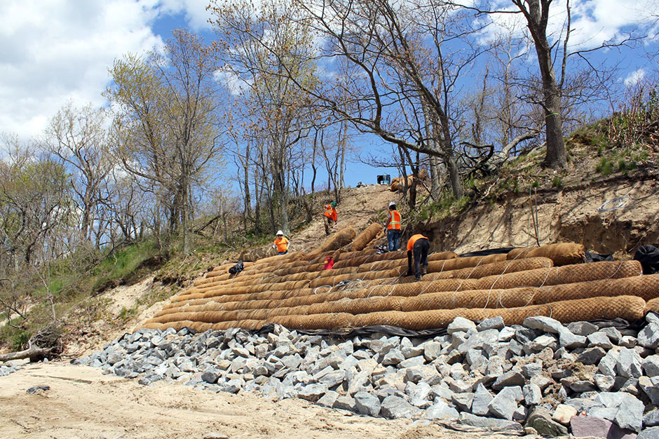 Experimental “living shoreline” project aimed at stabilizing the bluff at Rose Larisa Park, East Providence, RI. 