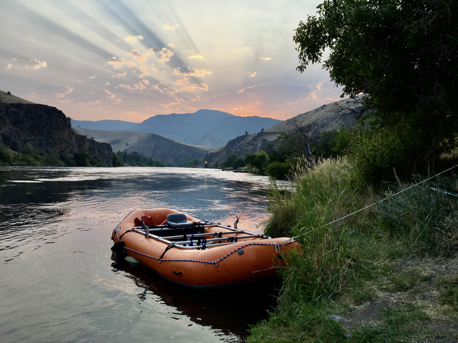Raft on Lower Deschutes River. 