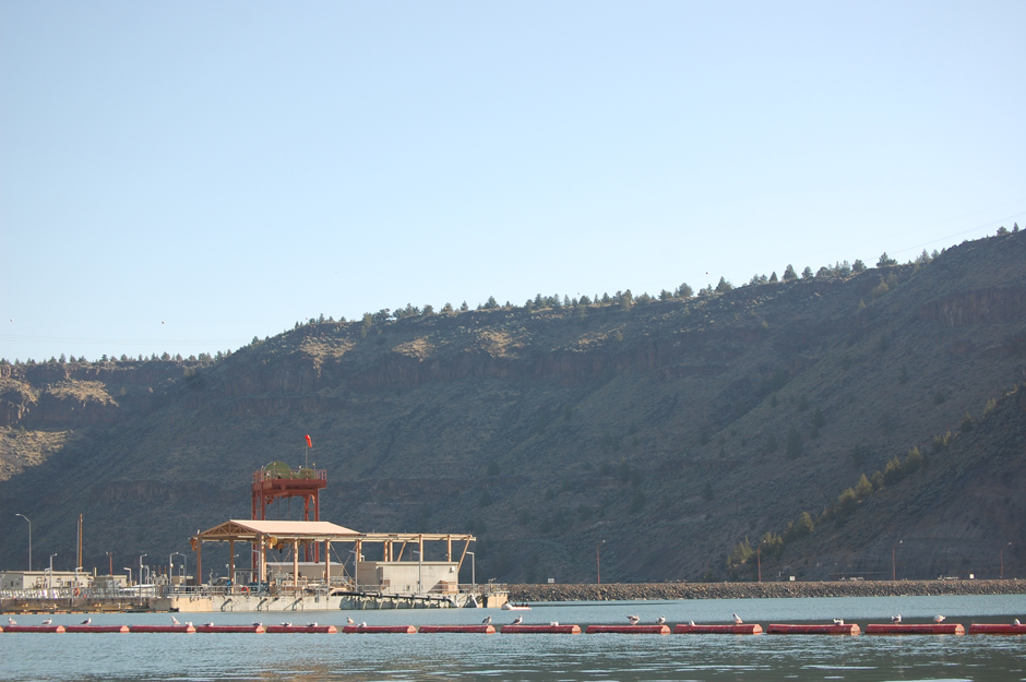 Selective Water Withdrawal Tower on Round Butte Dam. 