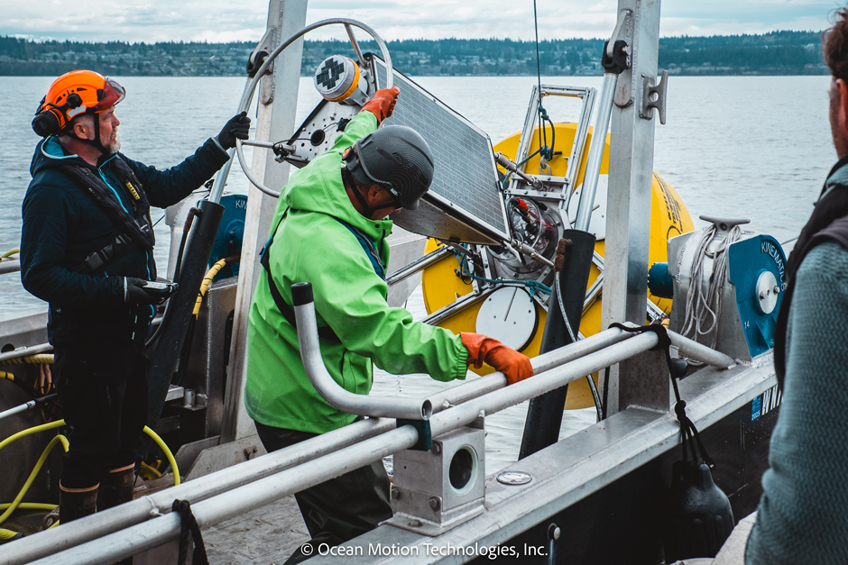 Gravity Marine supports Ocean Motion in the recovery of NexSens CB-1250.