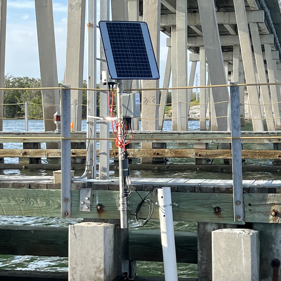 A real-time continuous monitoring station deployed at the New Pass site. This station collects water quality data in order to predict red tides.